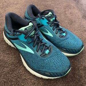 Brooks adrenaline Gts 18 Wo’s Sz 6.5